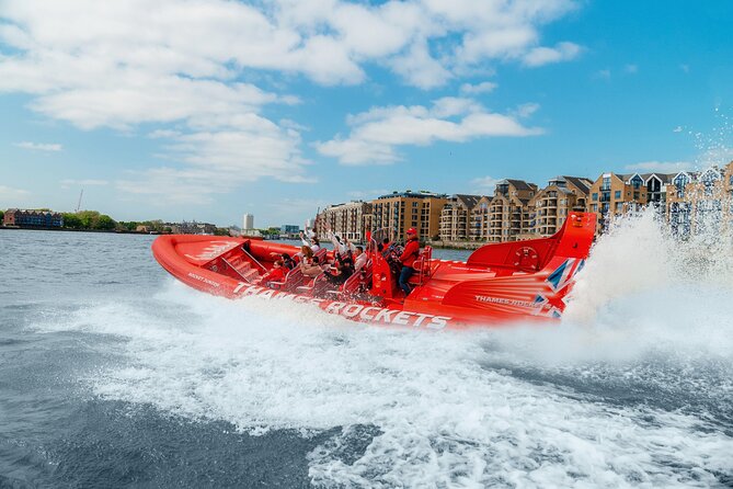 Balade en speedboat sur la Tamise : une expérience unique pour votre team building à Londres