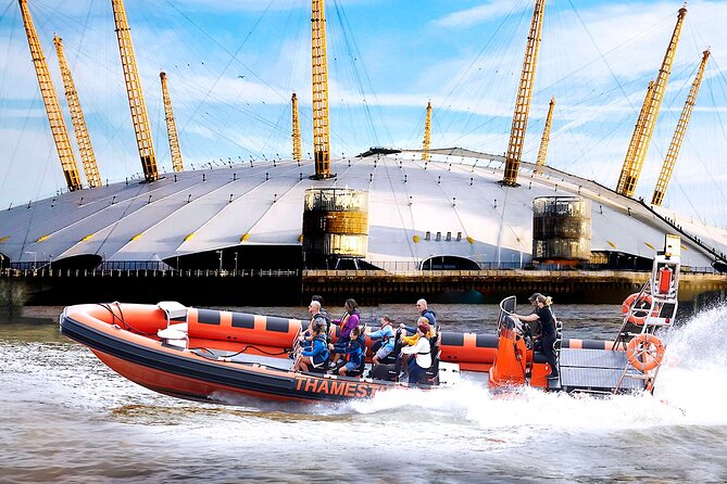 Balade en speedboat sur la Tamise : une expérience unique pour votre team building à Londres