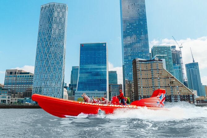 Balade en speedboat sur la Tamise : une expérience unique pour votre team building à Londres