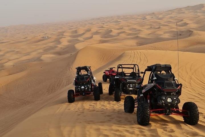 Excursion en buggy et sandboard dans le désert de Dubaï